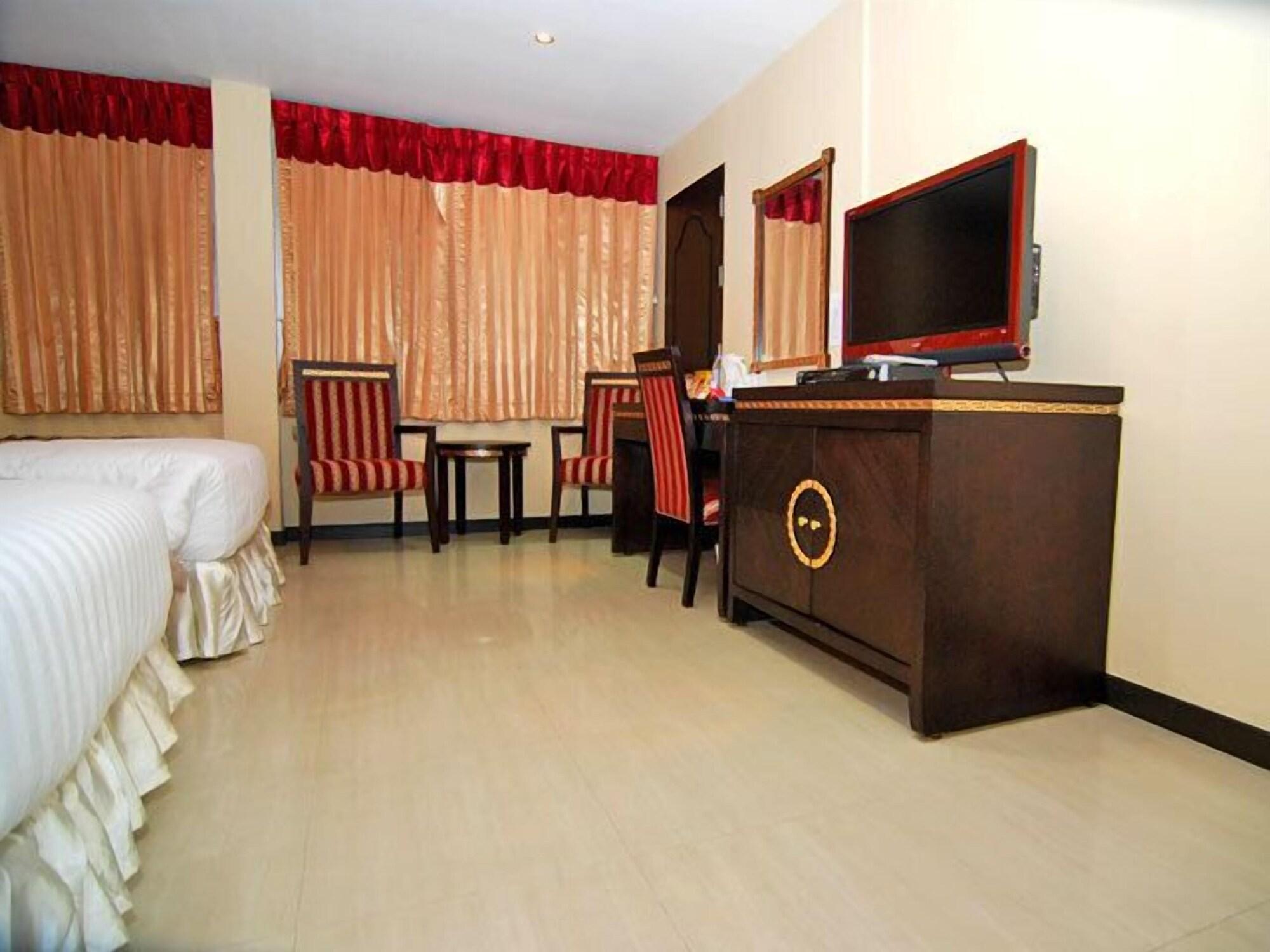 Lucky Palace Hotel Бангкок Экстерьер фото