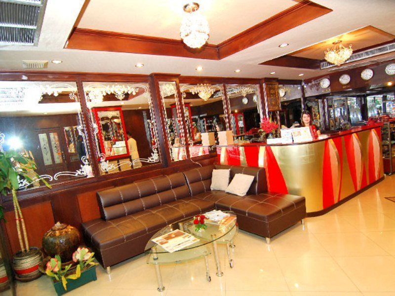 Lucky Palace Hotel Бангкок Экстерьер фото